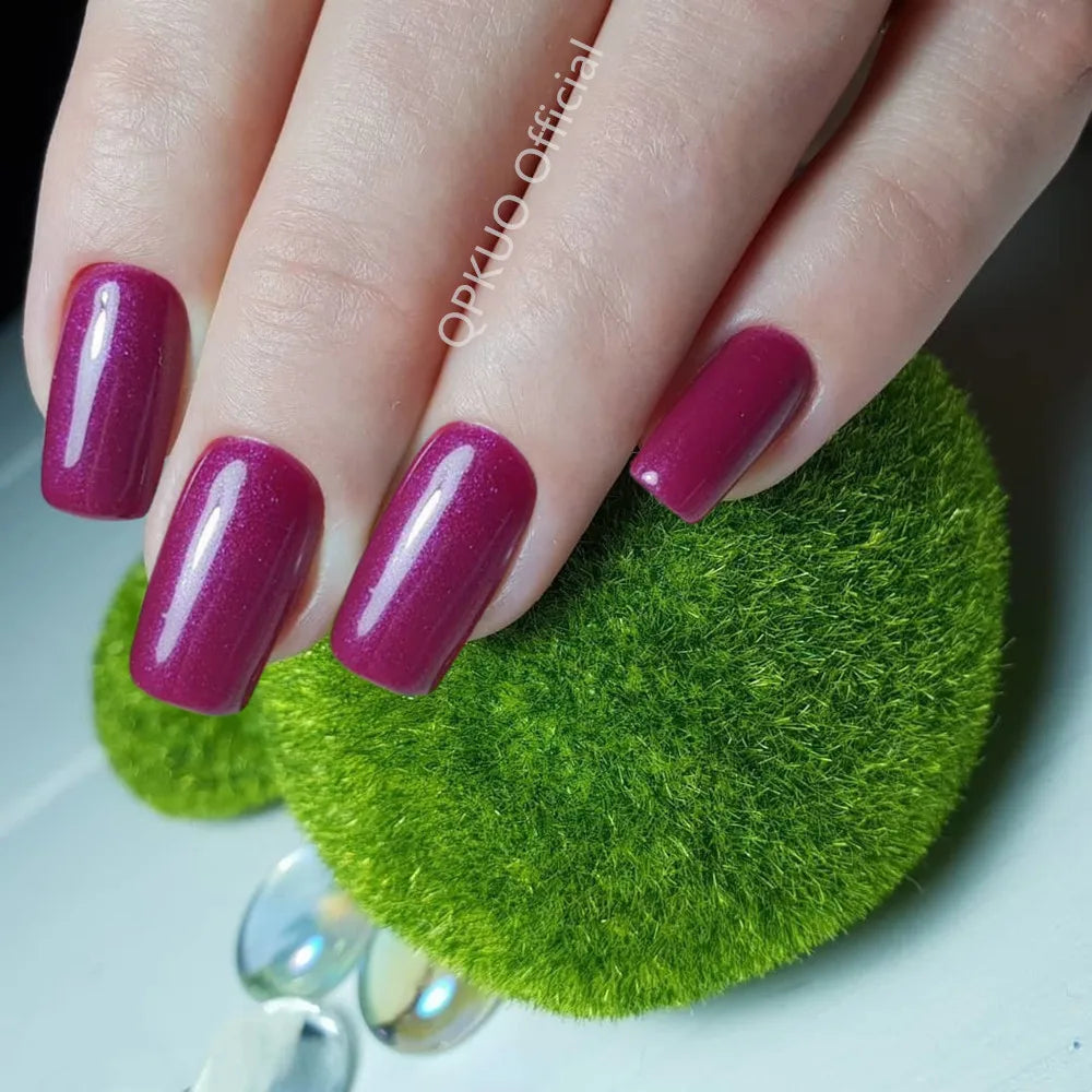 Glossy Nail Set – Long Press-On Acrylics for DIY Glam Moments