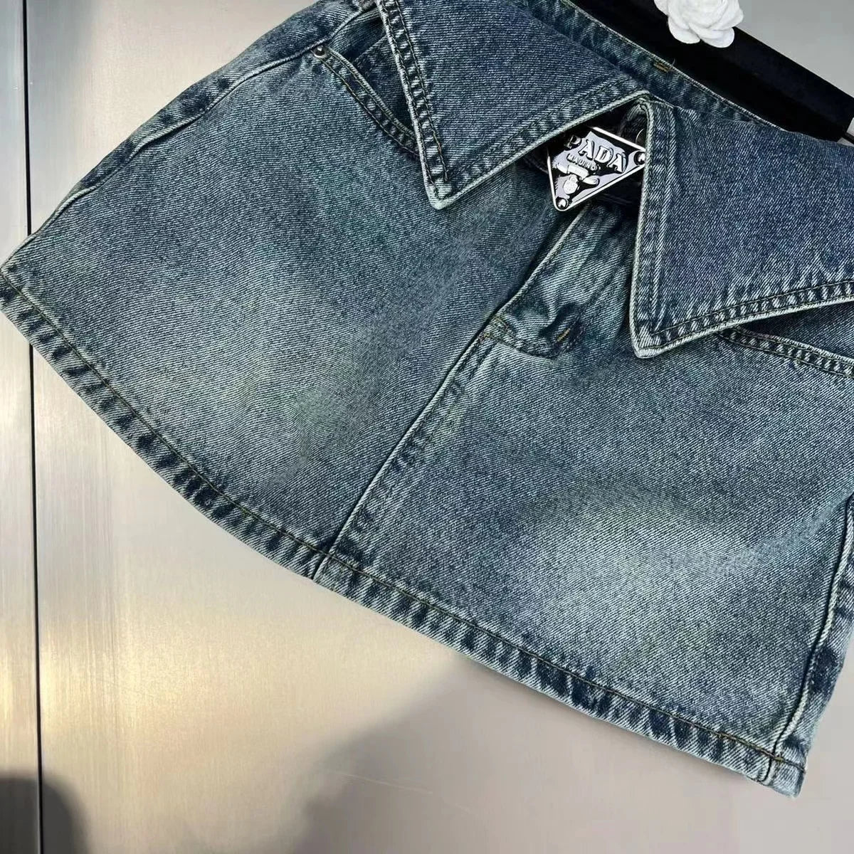Fashion High Waist Denim Mini Skirt Women's 2023 Summer New Fashion Button Zipper Slim Fit Korean Street Casual A-line Skirt