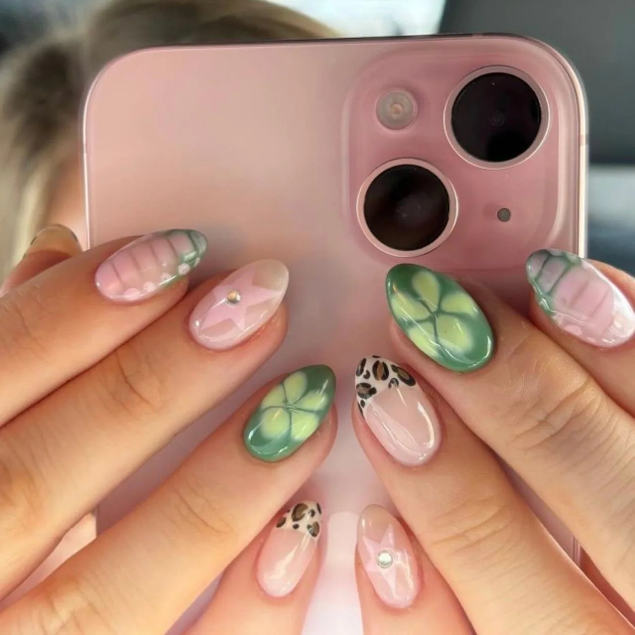 24PCS Almond Nails – Mixed Solid Colors with Subtle Florals & Golden Highlights