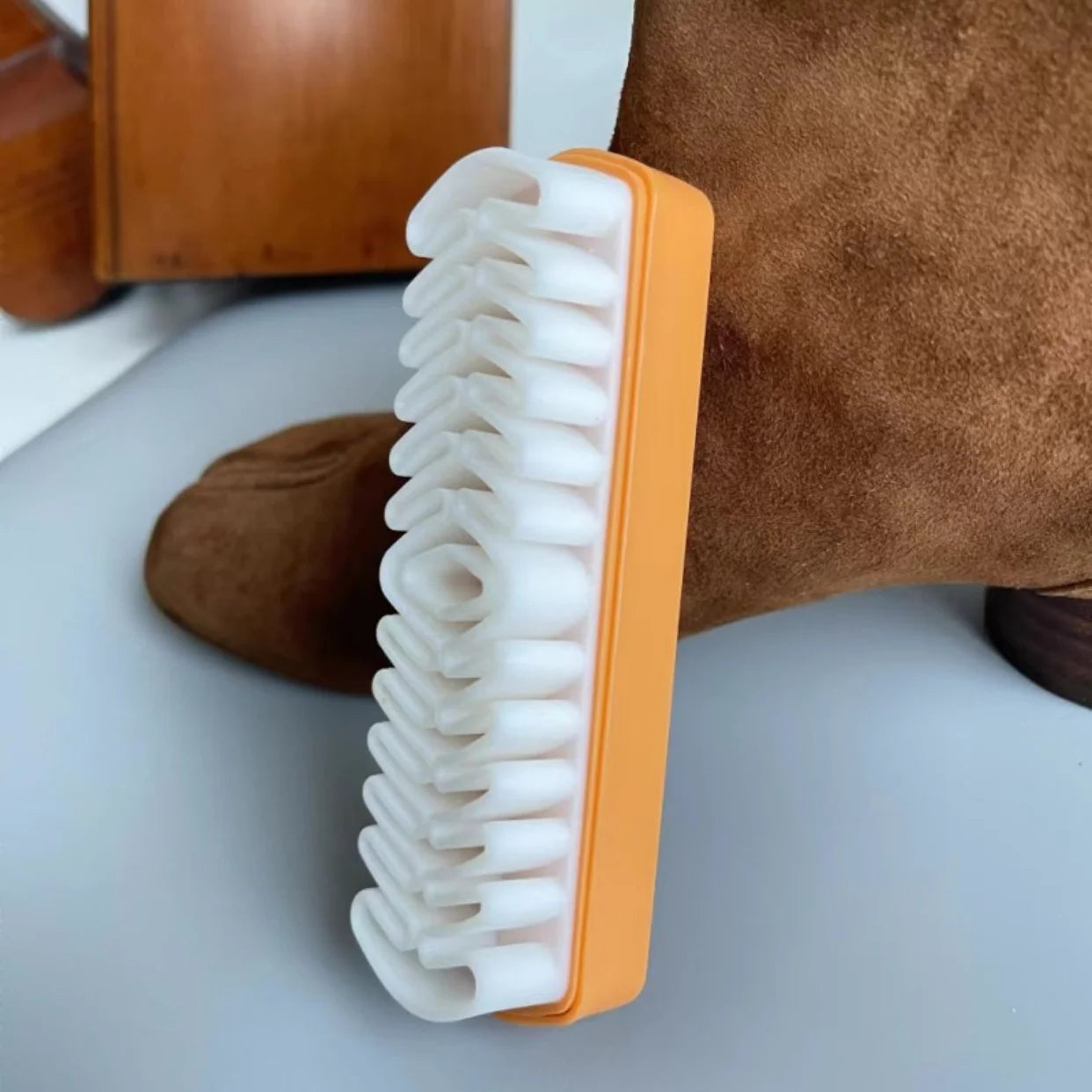 Suede Savior – Soft Crepe Brush for Shoes & Bags!