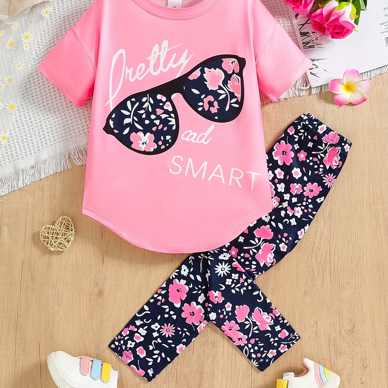 [Summer Outfit] 2pcs Girls' Summer Outfit | Large Glasses Print Pattern Drop Shoulder Irregular Hem Design Loose Short Sleeve T-Shirt + Floral Print Skinny Nine-Tenths Bottoms Set - Holiday Gift Girls' Fashion Casual Kids Sui