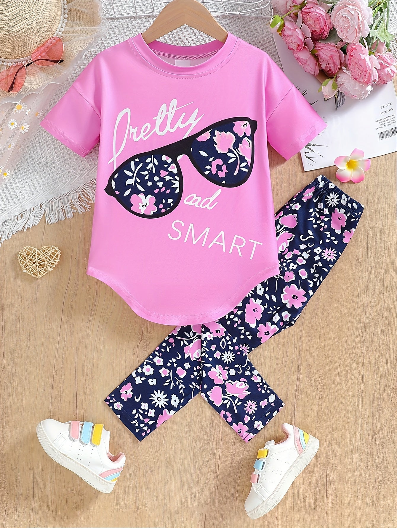 [Summer Outfit] 2pcs Girls' Summer Outfit | Large Glasses Print Pattern Drop Shoulder Irregular Hem Design Loose Short Sleeve T-Shirt + Floral Print Skinny Nine-Tenths Bottoms Set - Holiday Gift Girls' Fashion Casual Kids Sui