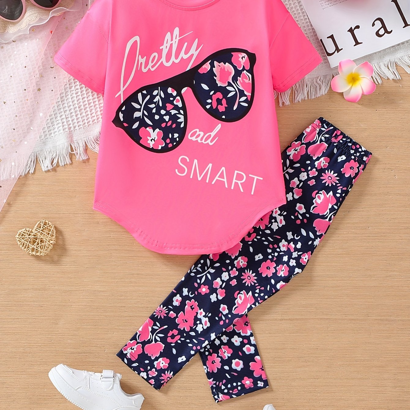 [Summer Outfit] 2pcs Girls' Summer Outfit | Large Glasses Print Pattern Drop Shoulder Irregular Hem Design Loose Short Sleeve T-Shirt + Floral Print Skinny Nine-Tenths Bottoms Set - Holiday Gift Girls' Fashion Casual Kids Sui