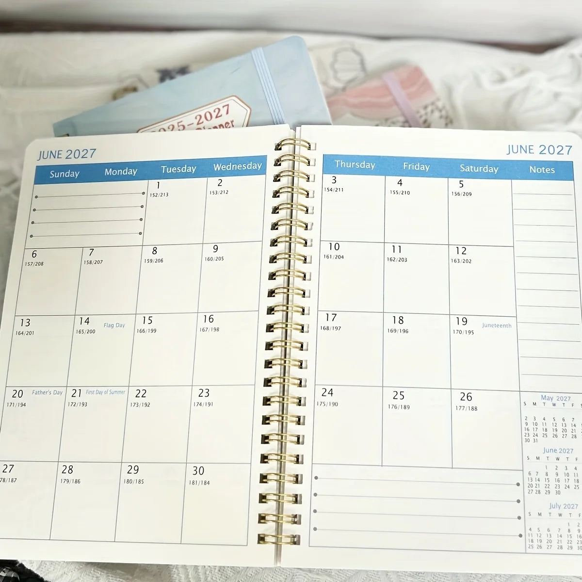 3 Year Monthly Planner 2025-2027, JAN 2025 - DEC 2027, Monthly Planner/Calendar 2025-2027, 36 Monthly Calendar，Christmas Gift