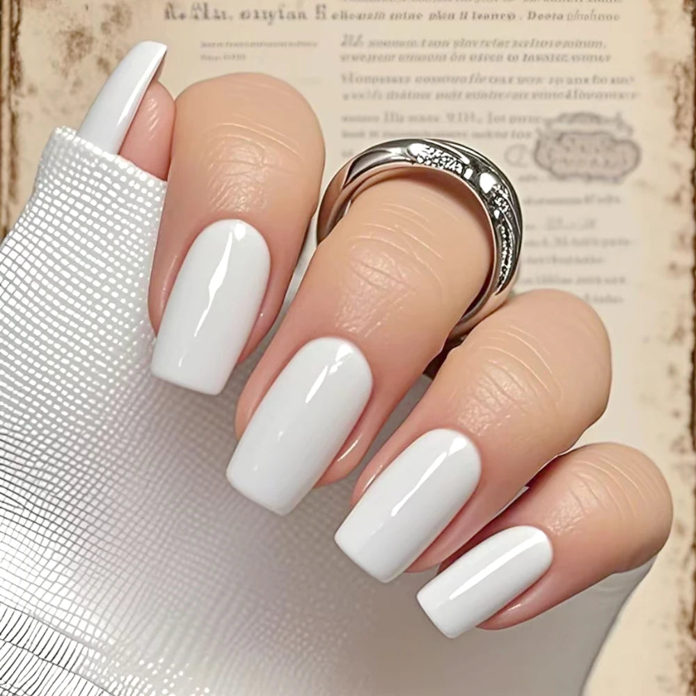Glossy Nail Set – Long Press-On Acrylics for DIY Glam Moments