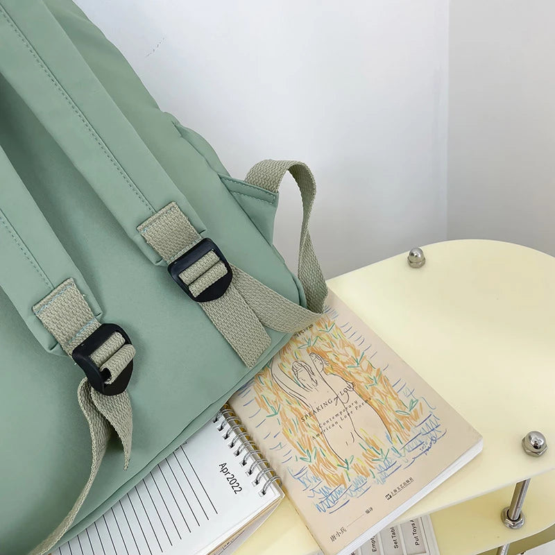 UrbanEase Solid Backpack – Lightweight & Versatile for High School, Travel & Daily Style!