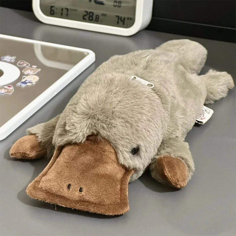 Kawaii Platypus Plush Pencil Case – Cute Large-Capacity Pen Pouch & Cosmetic Bag for School & Stationery Fans