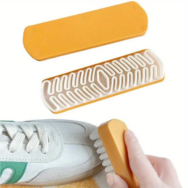 Suede Savior – Soft Crepe Brush for Shoes & Bags!