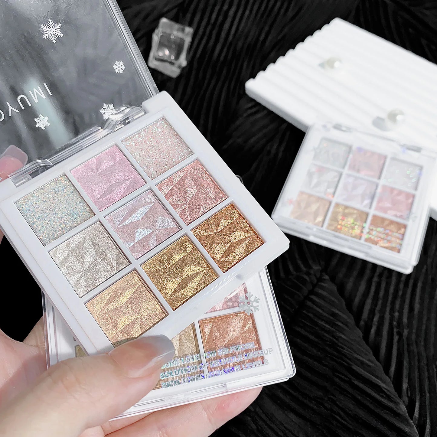 Nine-color fine glitter eyeshadow palette Pearlescent fine glitter lasting color highlight eye highlights
