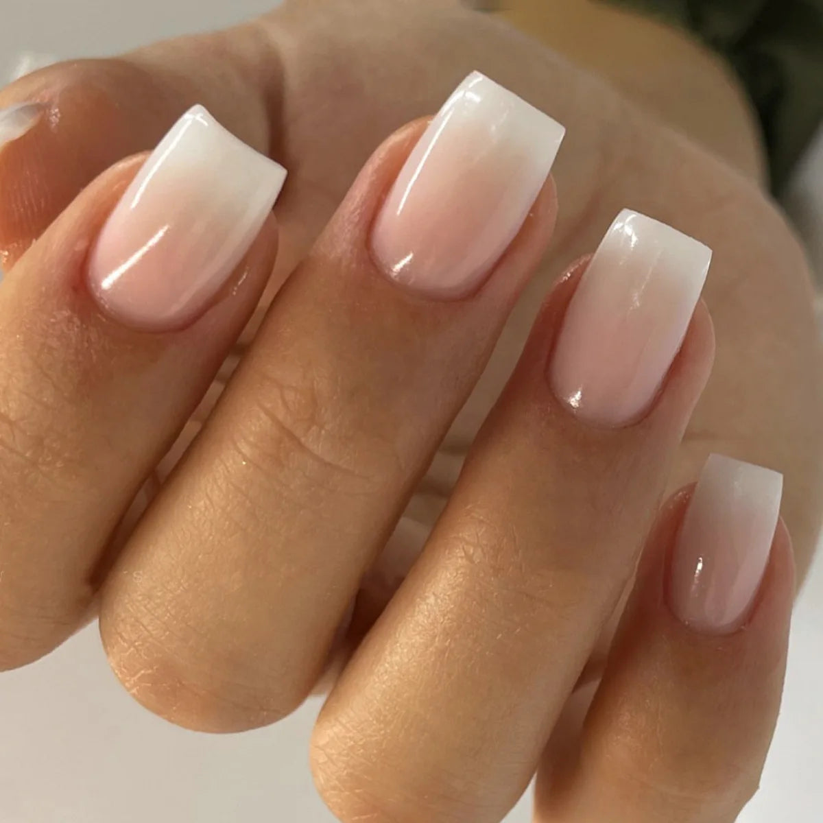 Ballet Chic – 24Pcs White French Nails with Cute Bow Design