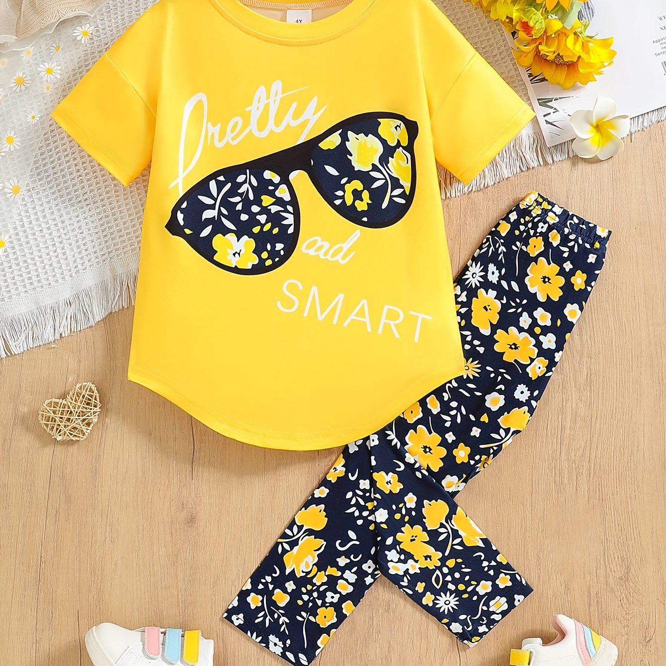 [Summer Outfit] 2pcs Girls' Summer Outfit | Large Glasses Print Pattern Drop Shoulder Irregular Hem Design Loose Short Sleeve T-Shirt + Floral Print Skinny Nine-Tenths Bottoms Set - Holiday Gift Girls' Fashion Casual Kids Sui